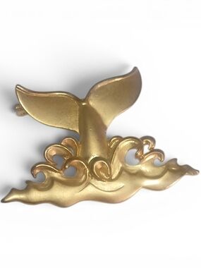 Gold Whale Tail Wave Brooch